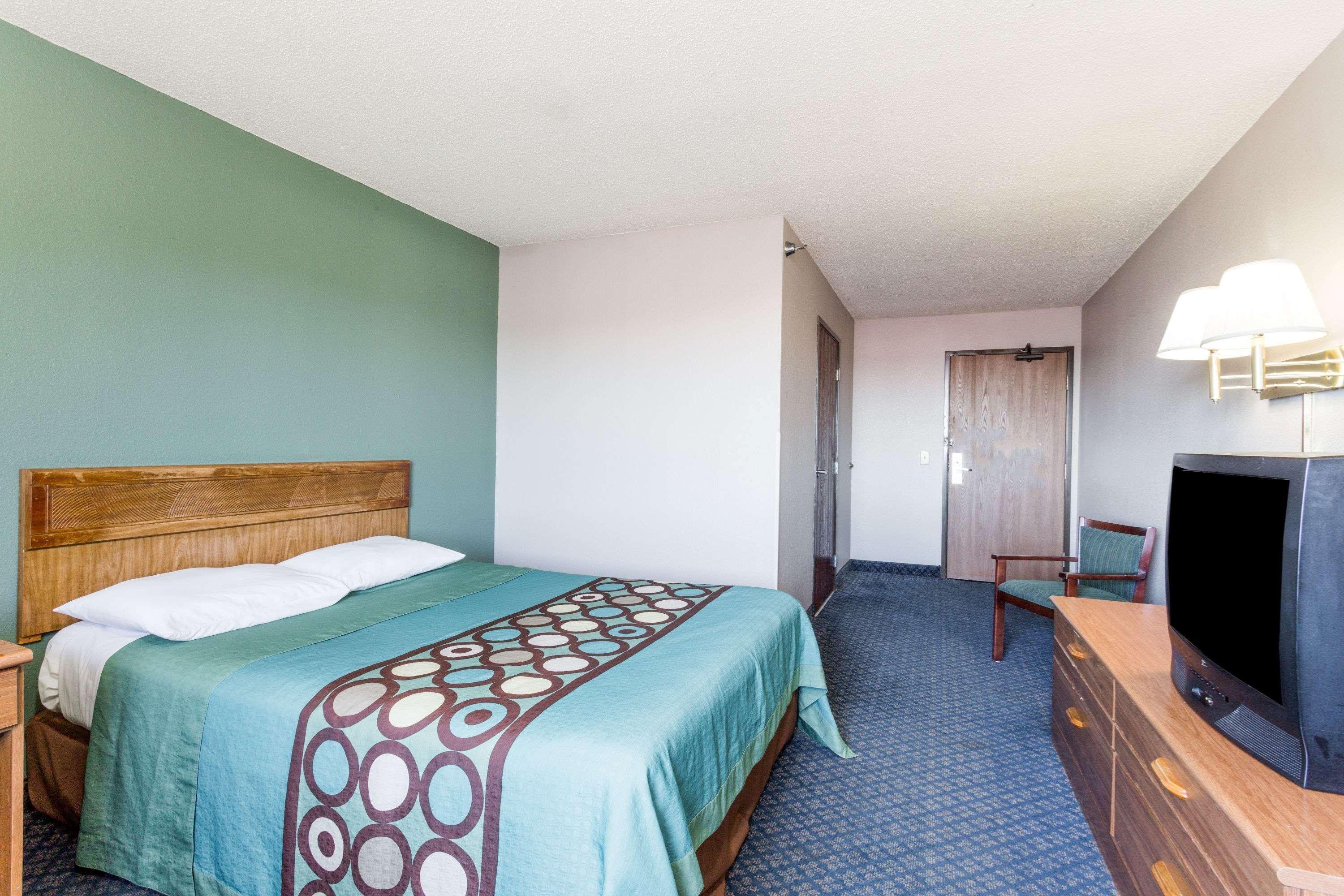 Super 8 By Wyndham Richmond Midlothian Turnpike Hotel Buitenkant foto