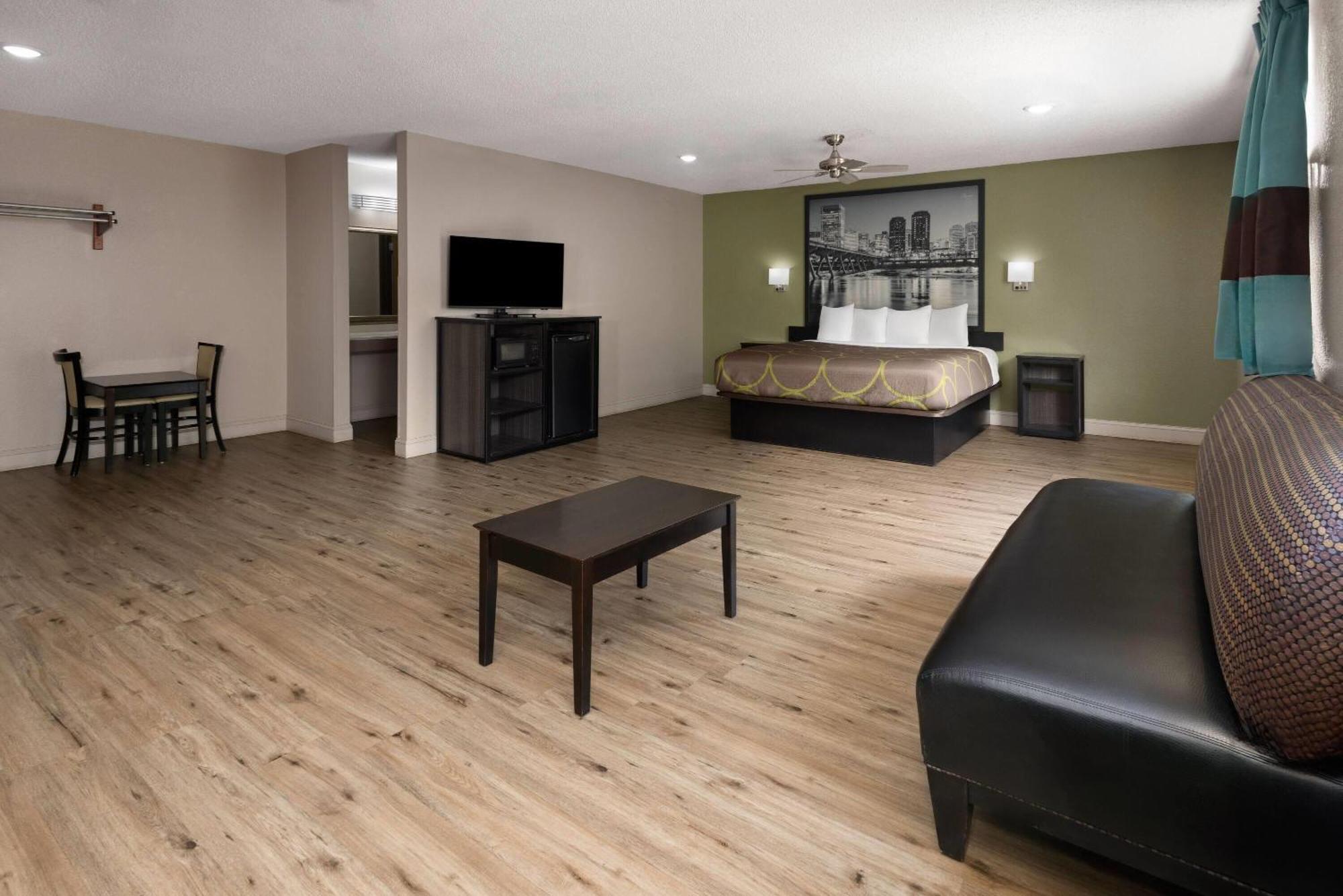 Super 8 By Wyndham Richmond Midlothian Turnpike Hotel Buitenkant foto